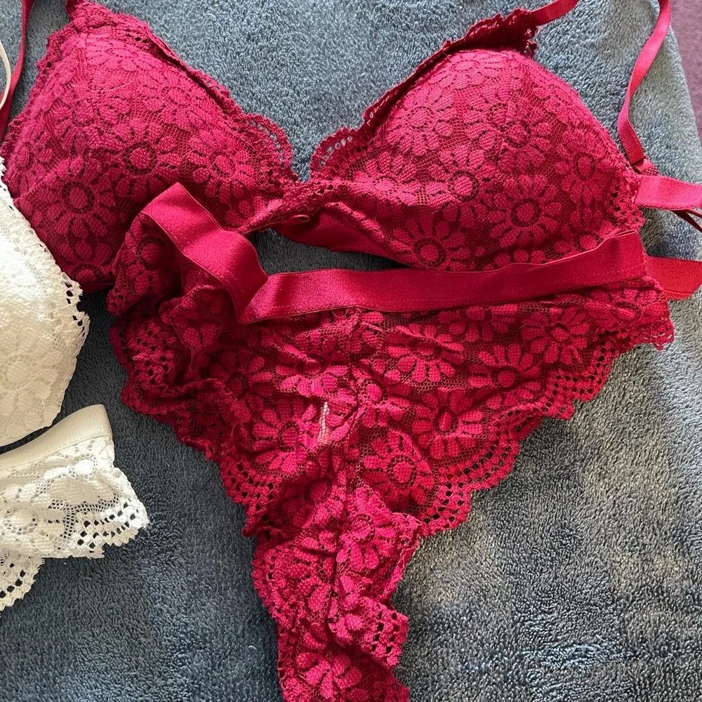 4 lot set bra and underwear never worn - Picture 4 of 4